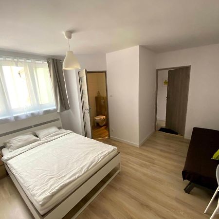 Appartement Zefir Pokoje à Unieście Extérieur photo