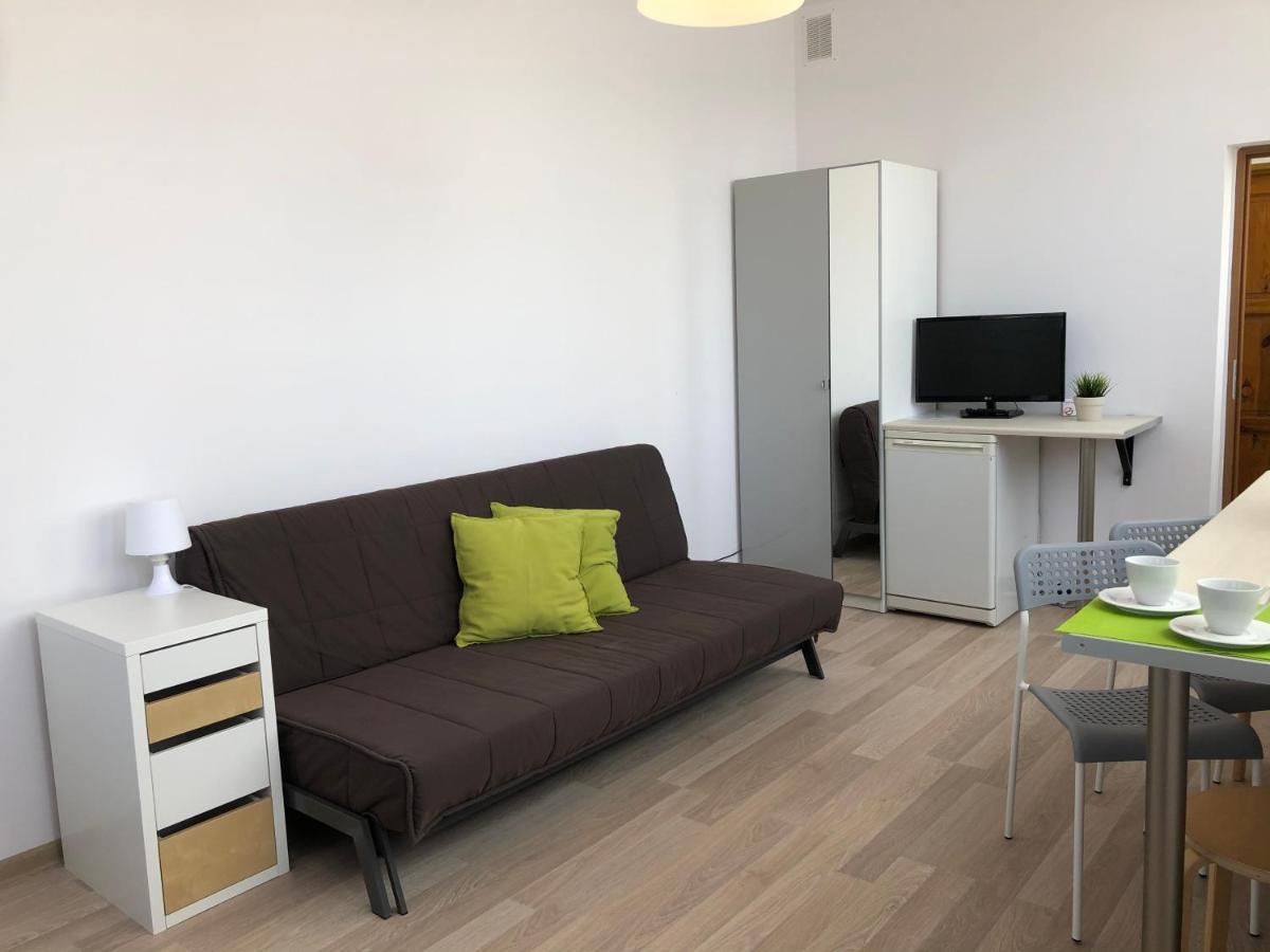 Appartement Zefir Pokoje à Unieście Extérieur photo