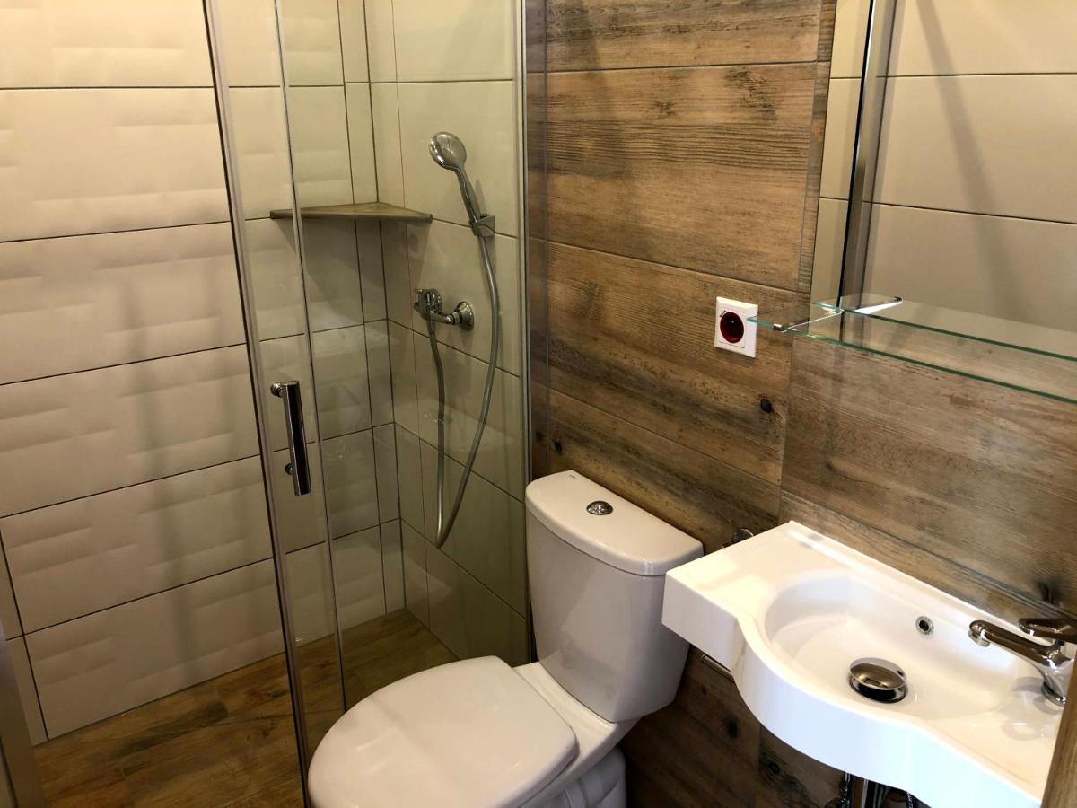 Appartement Zefir Pokoje à Unieście Extérieur photo