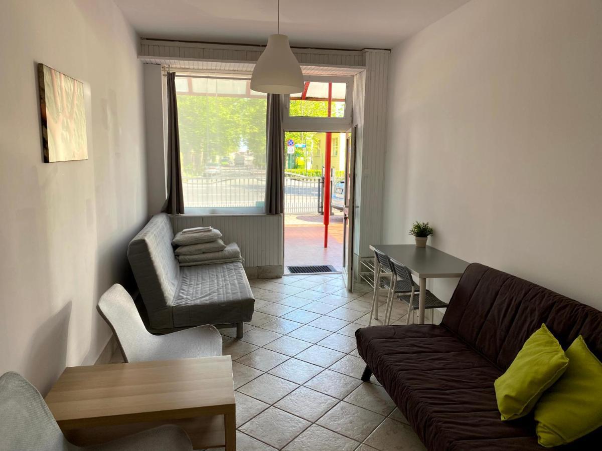 Appartement Zefir Pokoje à Unieście Extérieur photo