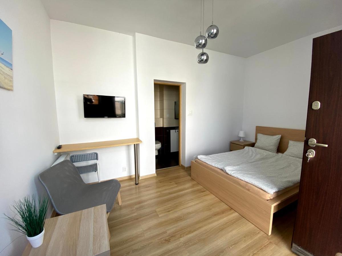 Appartement Zefir Pokoje à Unieście Extérieur photo