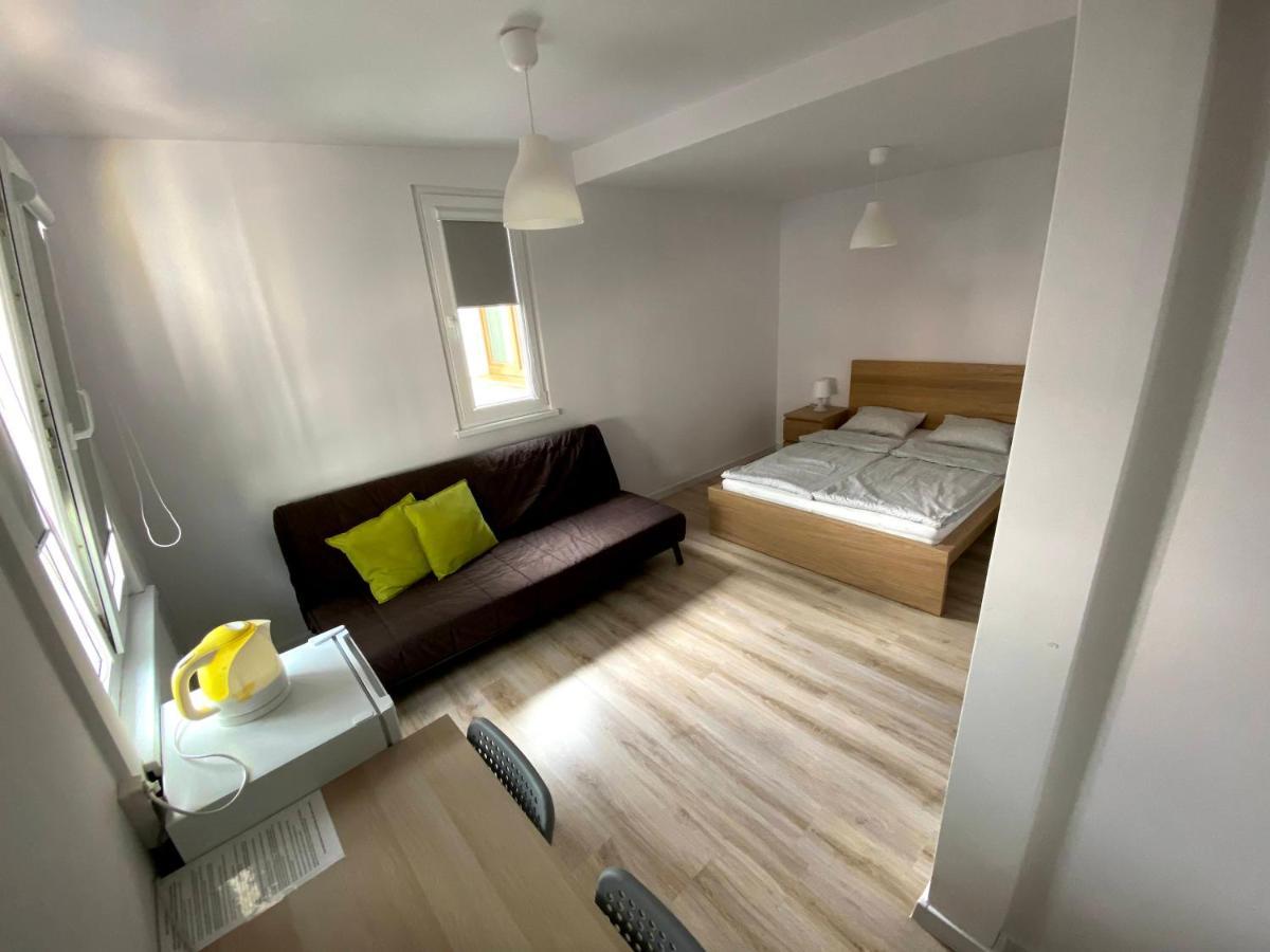 Appartement Zefir Pokoje à Unieście Extérieur photo