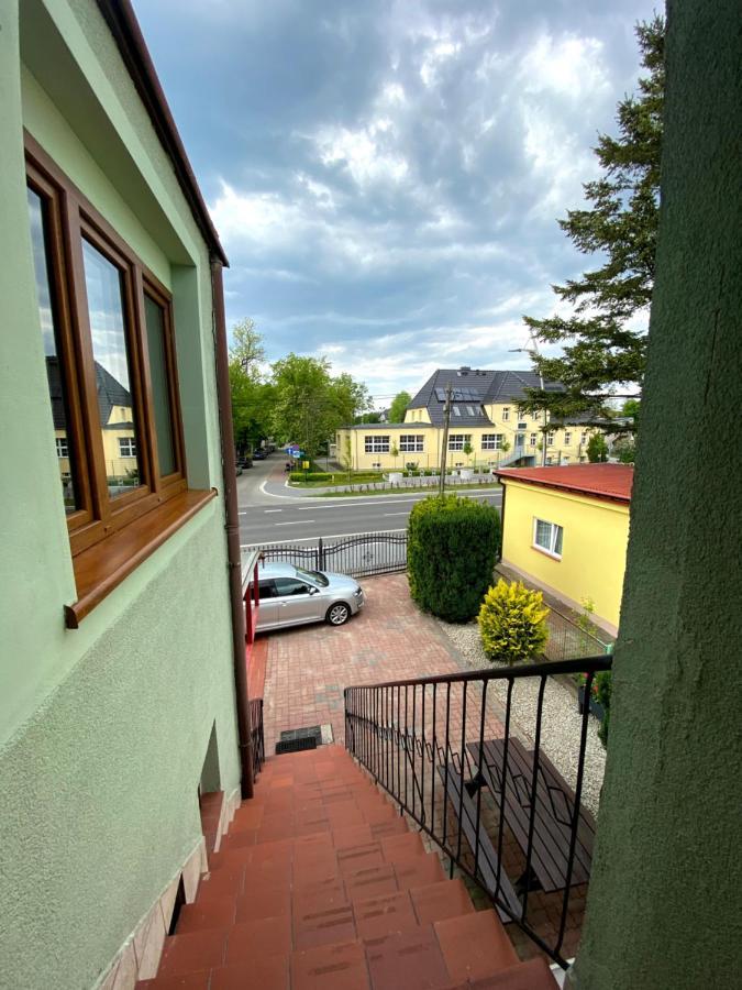 Appartement Zefir Pokoje à Unieście Extérieur photo